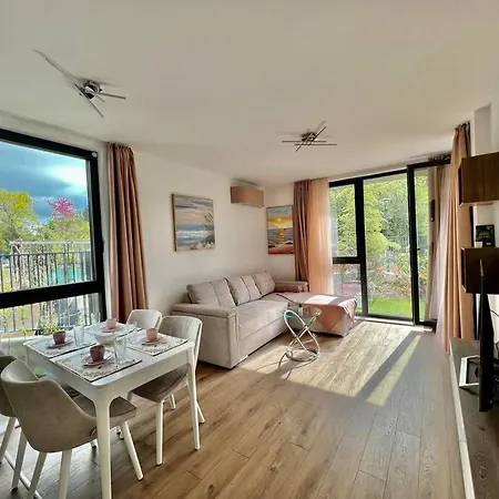 уют,спокойствие,сигурност на метри от плажа Apartment