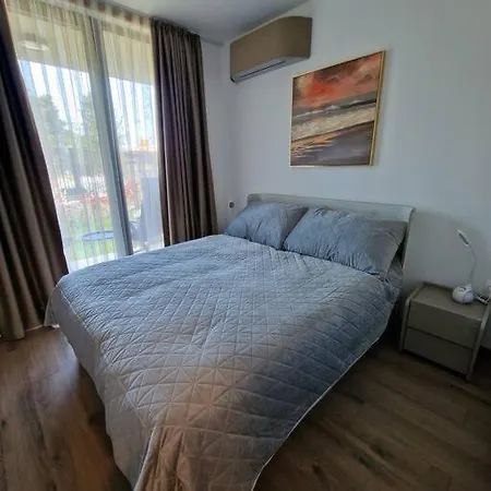 уют,спокойствие,сигурност на метри от плажа *