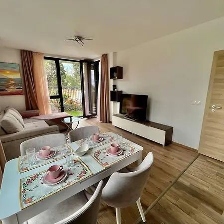 уют,спокойствие,сигурност на метри от плажа Sweti Konstantin i Sweta Elena