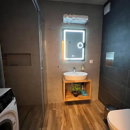 Apartament уют,спокойствие,сигурност на метри от плажа