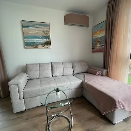 Apartament уют,спокойствие,сигурност на метри от плажа