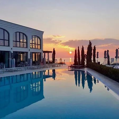 уют,спокойствие,сигурност на метри от плажа Apartament